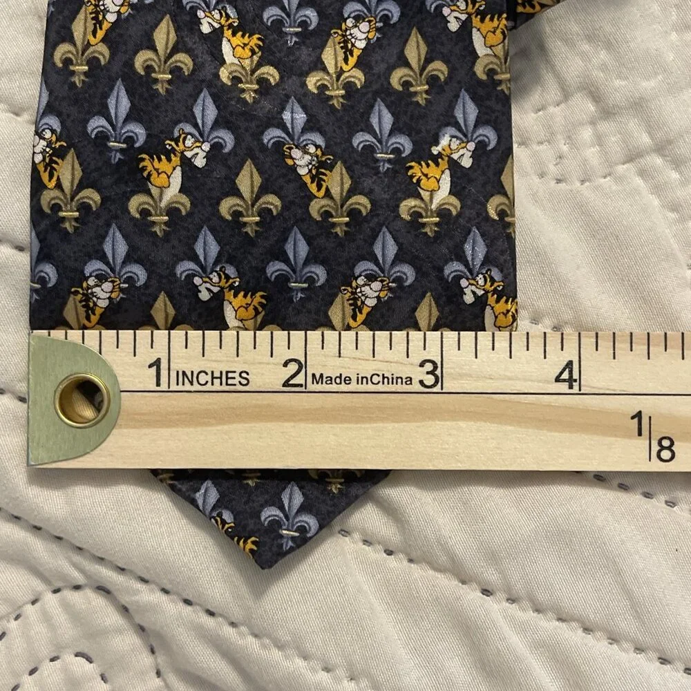 The Disney Store - Tigger - Fleur De Lis Design Men's 100% Silk Neck Tie 3.75x62